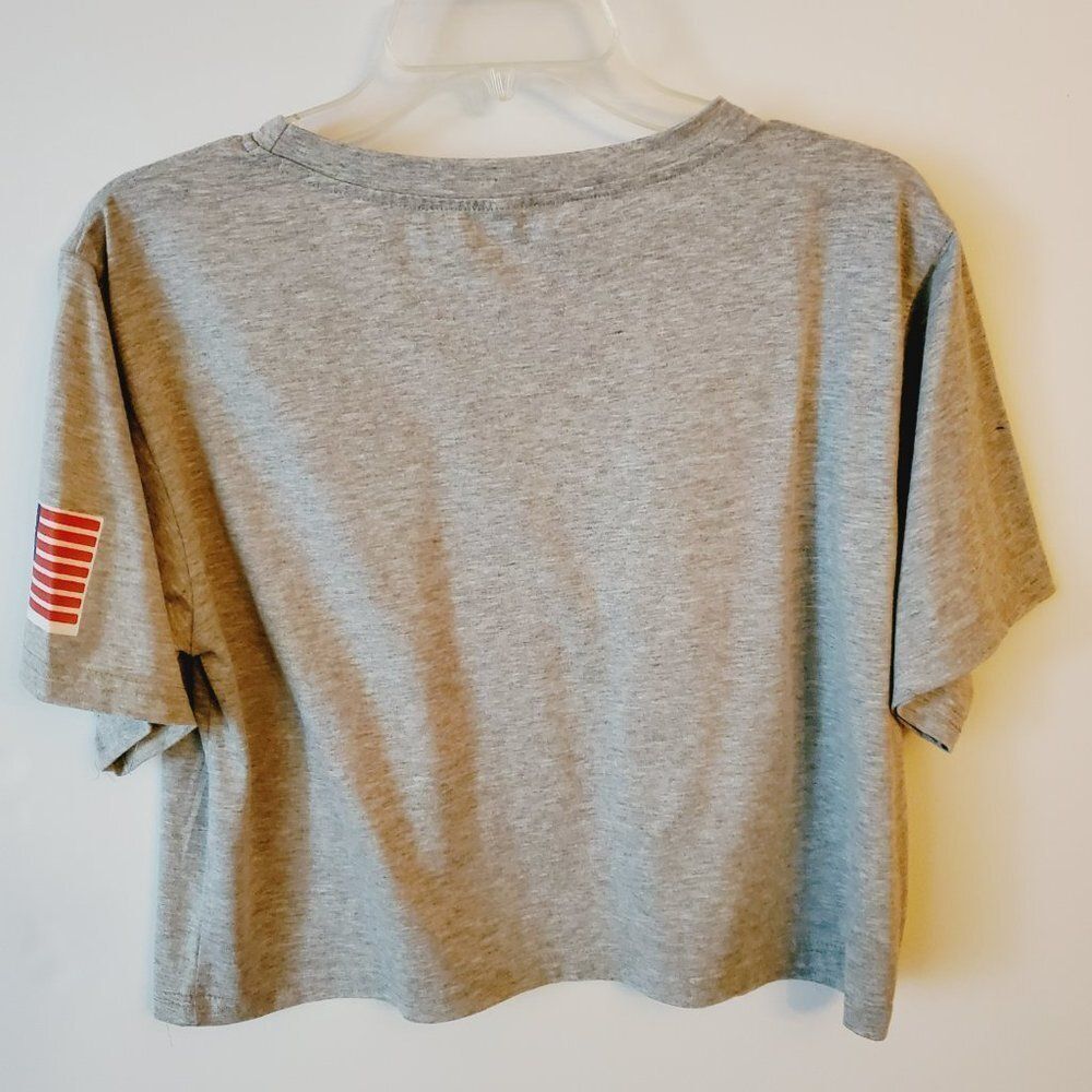 USA Gray Crop Tee Crew Neck With American Flag On The Sleeve - L - Picture 2 of 8
